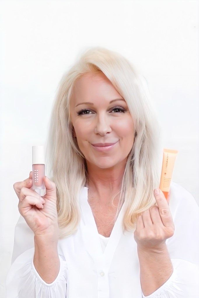 No Lip Injections Needed! Combine this Ole Henrikson Pout Preserver with Summer Friday Lip Oil in Bare Sands for the Injected Look...without the pain or expense of lip filler.